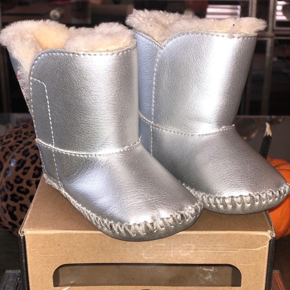 Ugg metallic silver baby boots size 2/3 6-12 month